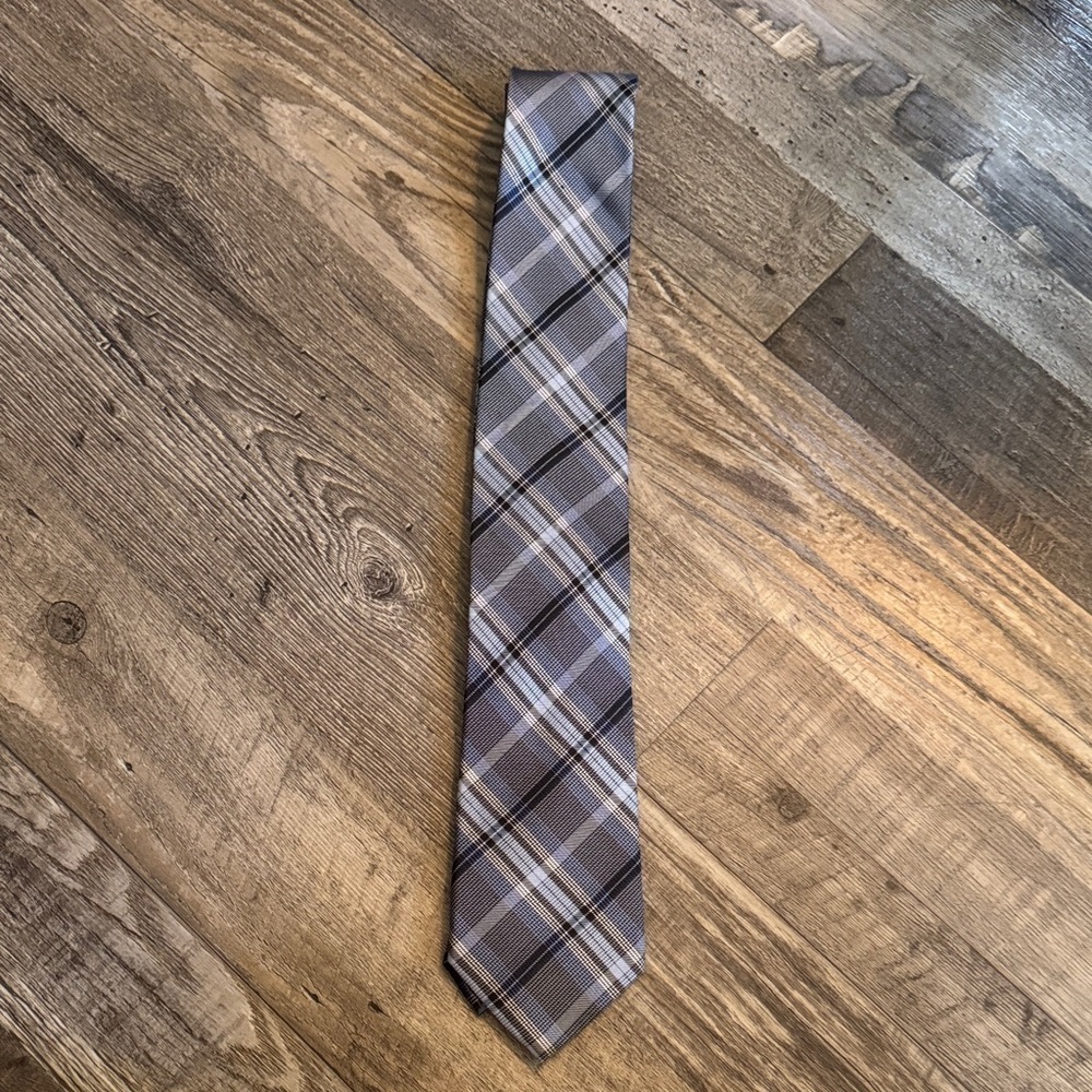 Pronto Uomo Plaid Tie in Gray and Black
